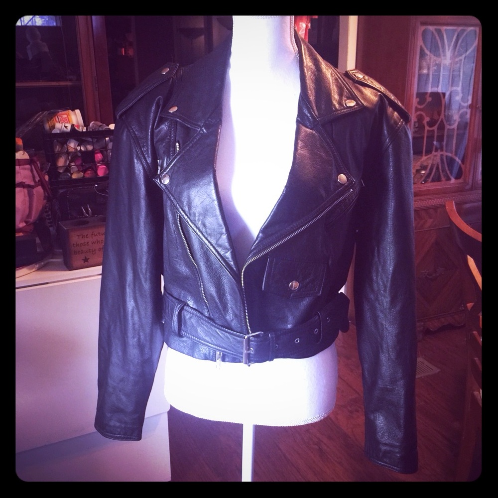 Cropped 1980s leather women’s motorcycle jacket
